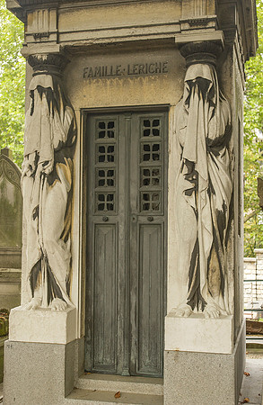 Père Lachaise Cemetery